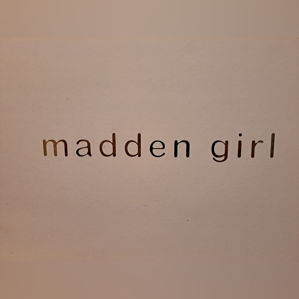 Madden Sandles - Picture 2 of 3